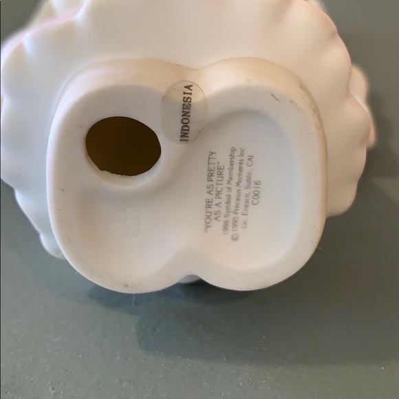 Precious Moment Club Figurines - Picture 3 of 6